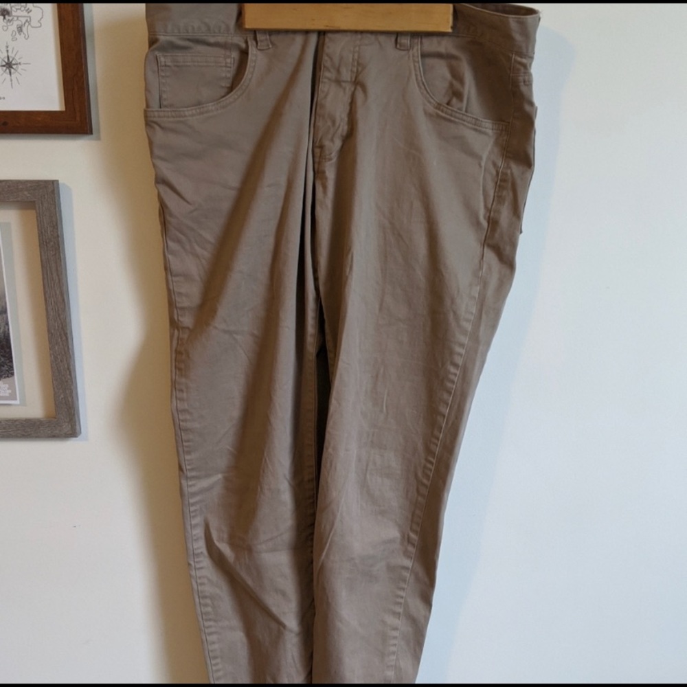 Ben Sherman chino’s